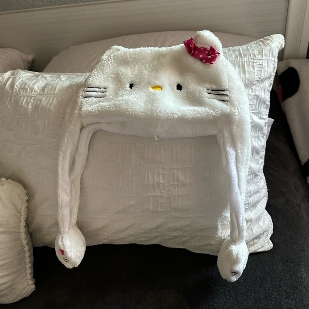 Hello kitty beanie